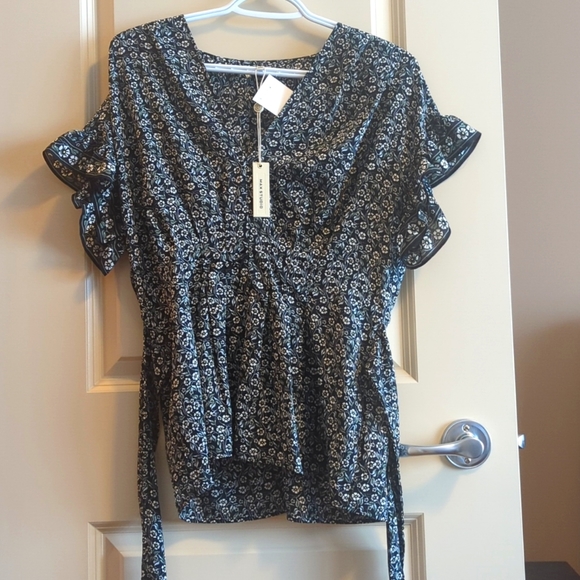 Max Studio Size M Floral Blouse NWT - Picture 3 of 6